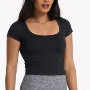 Vuori Halo Black Crop T for Women